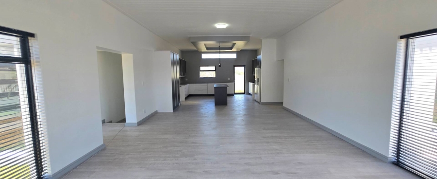 5 Bedroom Property for Sale in Kleinbaai Western Cape